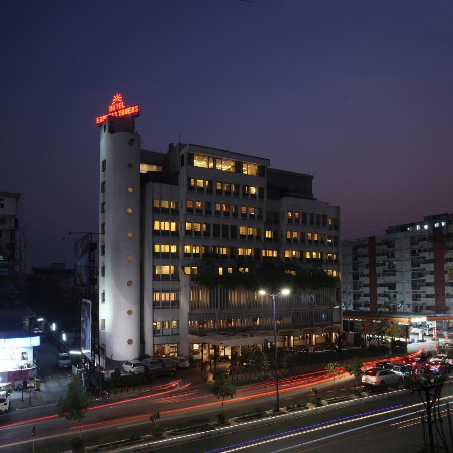 Hotel Express Towers Vadodara Exterior foto