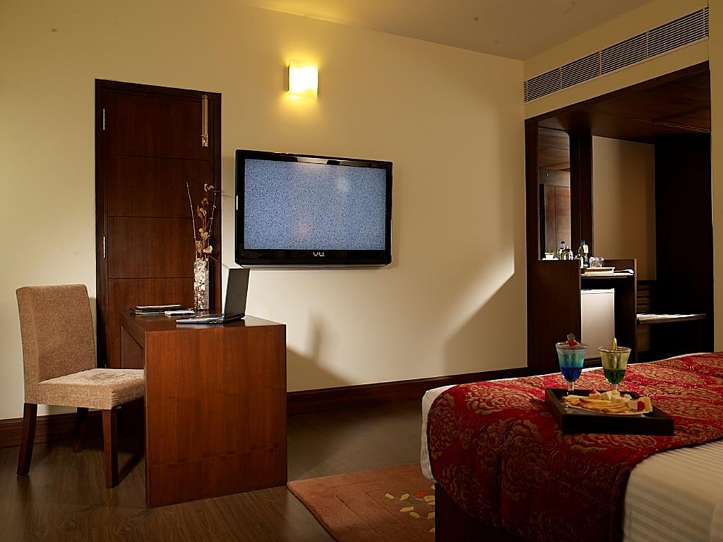 Hotel Express Towers Vadodara Quarto foto